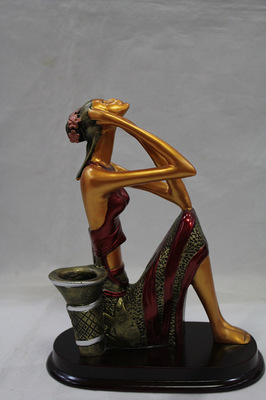 東南亞風(fēng)情點(diǎn)綴家居 義烏市春華工藝品傣家女系列樹(shù)脂雕像